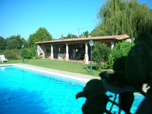 Apartamento Com Piscina C de Bastos By Izibookings
