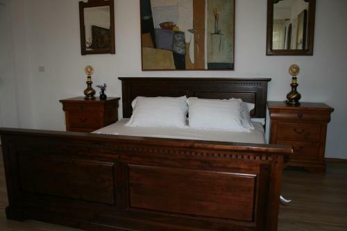 Hostal Colev Rooms