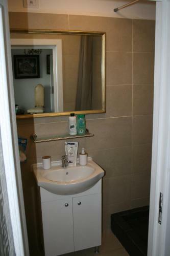 Hostal Colev Rooms