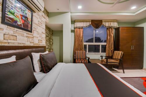 Collection O 50306 Hotel Silver Oak Green Garden Rd