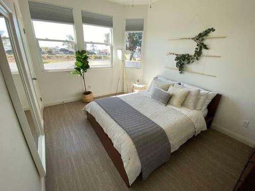 The Seaview Sunset - Walking Distance To The Beach
