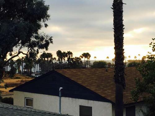 The Seaview Sunset - Walking Distance To The Beach