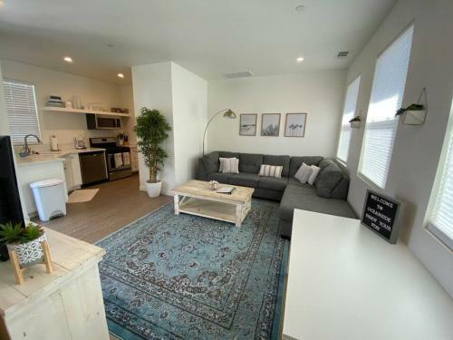 The Seaview Sunset - Walking Distance To The Beach