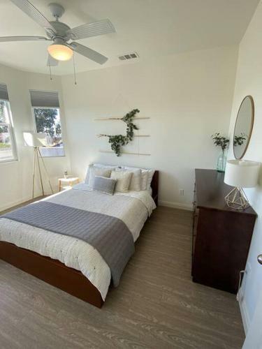 The Seaview Sunset - Walking Distance To The Beach