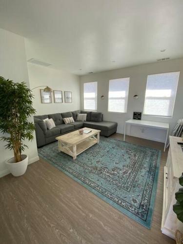 The Seaview Sunset - Walking Distance To The Beach