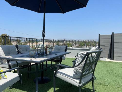 Centrally Located La Designer Home W 360 Roof Deck