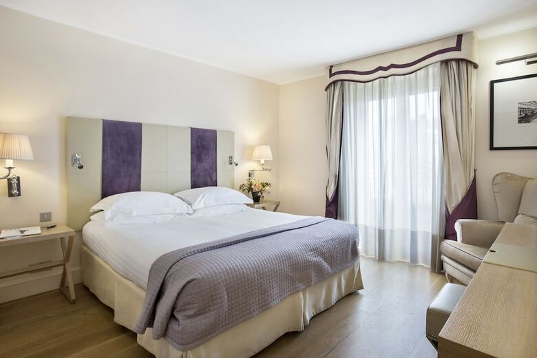 Hotel Castille Paris