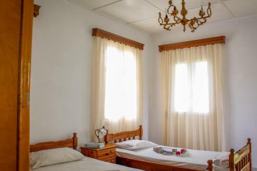 Pelagion II Sea Coral - Beachfront Holiday Home