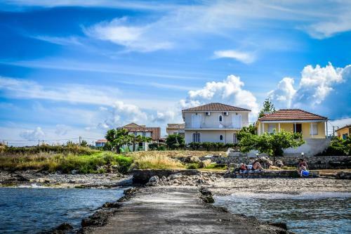 Pelagion II Sea Coral - Beachfront Holiday Home