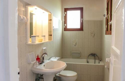 Pelagion II Sea Coral - Beachfront Holiday Home