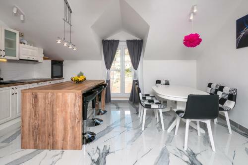 Luxury Apartment Beyla In Pu?i??a, Island Bra?