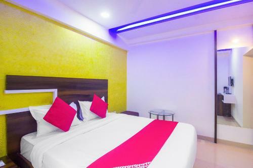 Oyo 88908 Hotel Samrat Palace - Moca