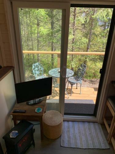 Tiny Retreat
