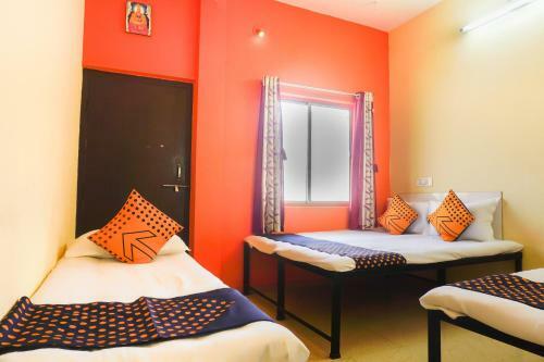 Hotel Spot On 63107 Trimurti Yatri Niwas