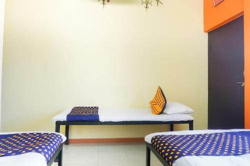 Hotel Spot On 63107 Trimurti Yatri Niwas