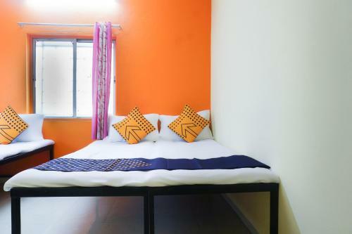 Hotel Spot On 63107 Trimurti Yatri Niwas