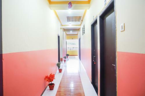 Hotel Spot On 63107 Trimurti Yatri Niwas