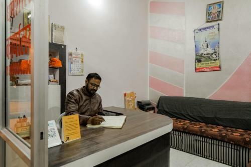 Hotel Spot On 67352 Shiv Darshan Agarwal Guest House