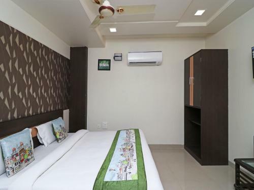 Oyo 10414 Hotel Tushar Residency