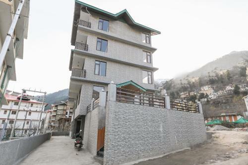 Oyo 61499 Hotel For Season