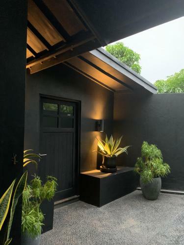 Villa Black