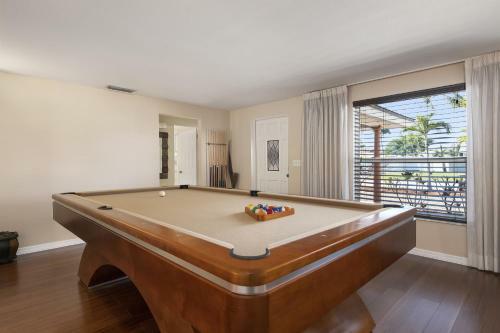 Private Pool Home Located Off Sarasota Bay Boat Dock Access Home