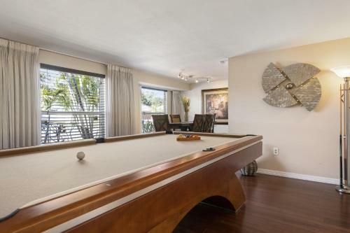 Private Pool Home Located Off Sarasota Bay Boat Dock Access Home