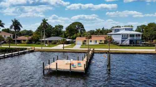 Sunshine On The River 3 Bedroom Waterfront Property Home
