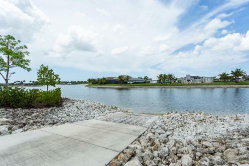 Vernazza Vacation Rental In Naples Reserve