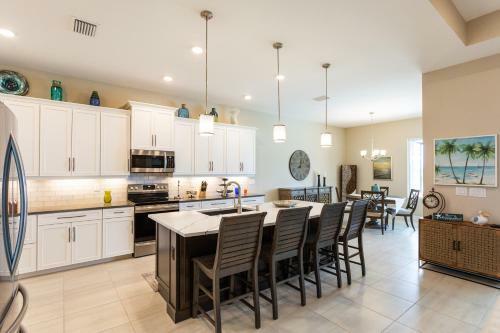 Vernazza Vacation Rental In Naples Reserve