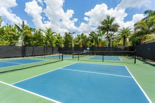 Vernazza Vacation Rental In Naples Reserve