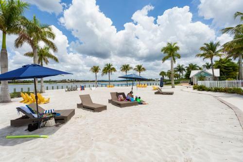 Vernazza Vacation Rental In Naples Reserve