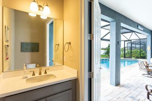 Vernazza Vacation Rental In Naples Reserve