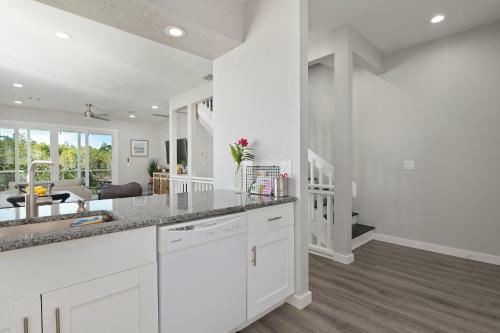 Spacious Townhome In Longboat Key Resort Townhouse