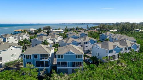 Spacious Townhome In Longboat Key Resort Townhouse