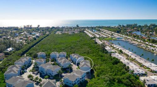 Spacious Townhome In Longboat Key Resort Townhouse
