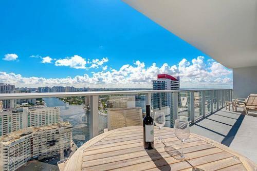5 Wrap Around Balcony 2br Insane Views