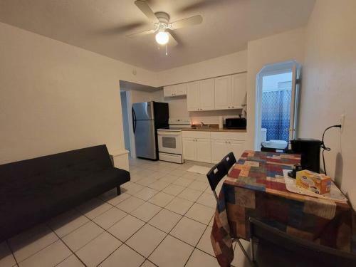 Lovely 1-bedroom Apartment In Hollywood Fl