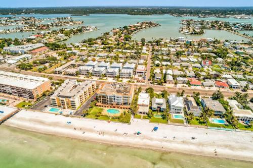 Redington Townhouse- Beach Luxury, Amazing Location