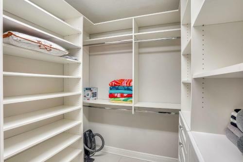 Redington Townhouse- Beach Luxury, Amazing Location