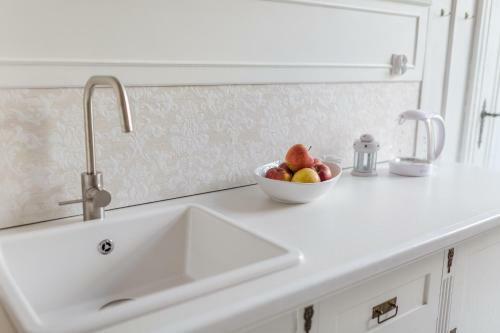 White Provance Apartment