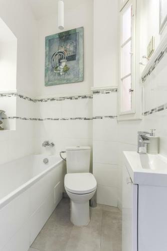 White Provance Apartment