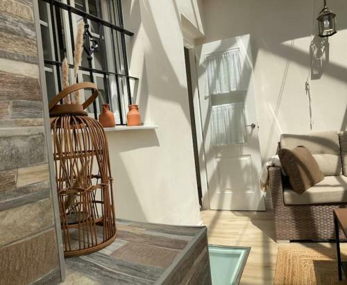 Casa Reformada Con Chimenea Y Terraza