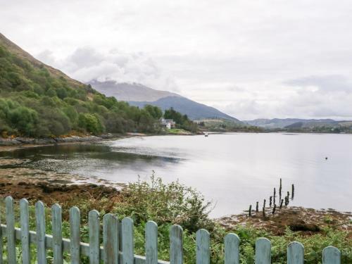 12 Kenmore Cottages