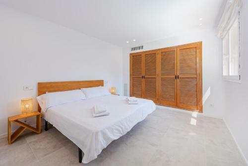 Luxury Mountain Villa With Sea Views For 12 Guests