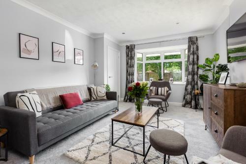 Curlew - Free Wifi & Parking By Cozy Pads