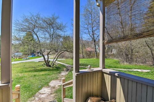 Catskills Bungalow With Fireplace And Gas Grill!