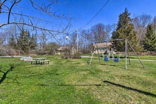 Catskills Bungalow With Fireplace And Gas Grill!
