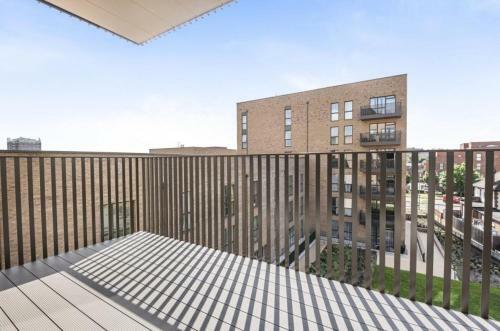 Stunning 2 Bed Apartment With Secure Parking