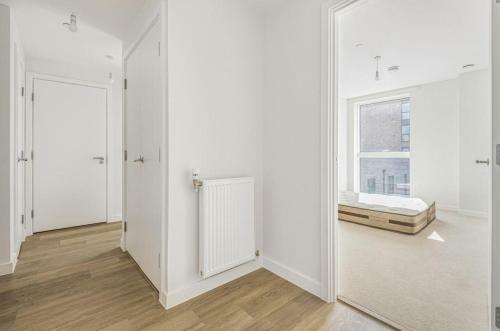 Stunning 2 Bed Apartment With Secure Parking